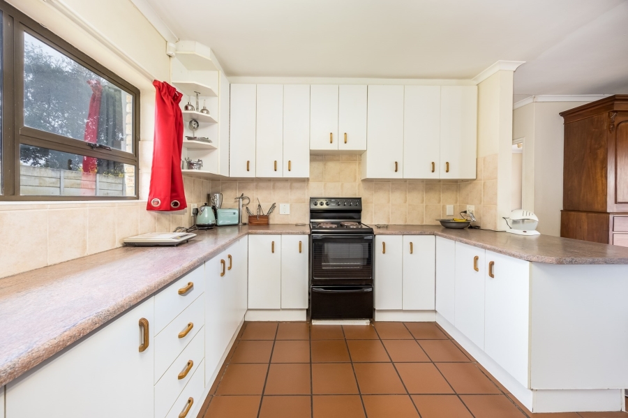 9 Bedroom Property for Sale in Vierlanden Western Cape